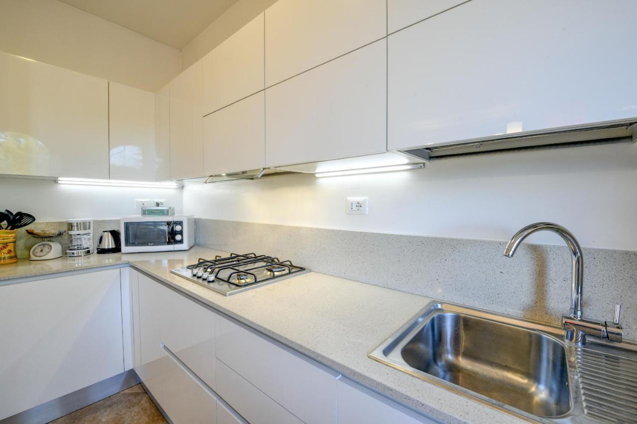 Appartamento Benaco Peschiera del Garda Luaran gambar